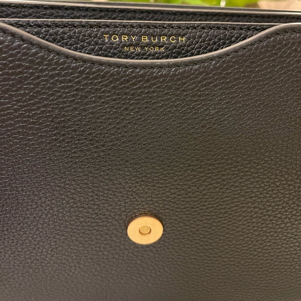 Authentic Tory Burch black bag Adjustable Shoulder Bag like new only removed tag - Picture 5 of 16